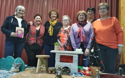 Les bénévoles de la bibliothèque ont organisé un spectacle de marionnettes pour petits et grands.